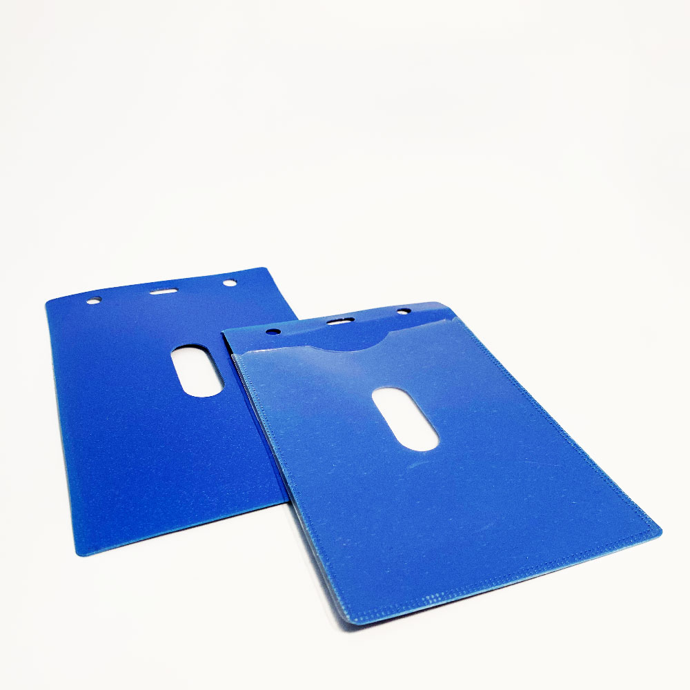 מנשא / מחזיק לתג שם כחול 13.5X10.5 ס"מ