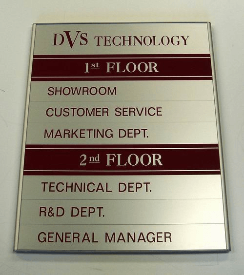 שילוט פנים מתכתי משולב למשרד