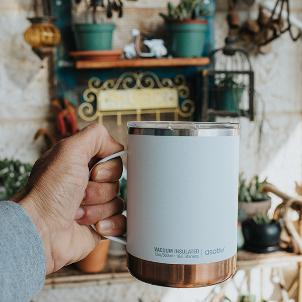 Ultimate ספל תרמי ממותג נירוסטה ציפוי קרמי פנימי- 360 מ"ל מכסה טרייטן עם ידית מבית ASOBU – תמונה 3